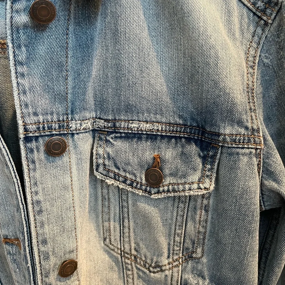 AE Distressed Denim Blue Jean Button Down Jacket Small Boxy Trucker - Picture 6 of 13